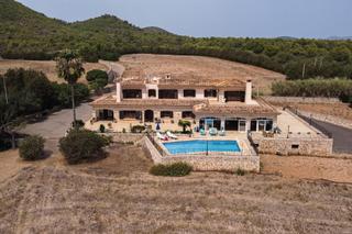 Chalet in Manacor Centre. Finca rustica con vista al mar