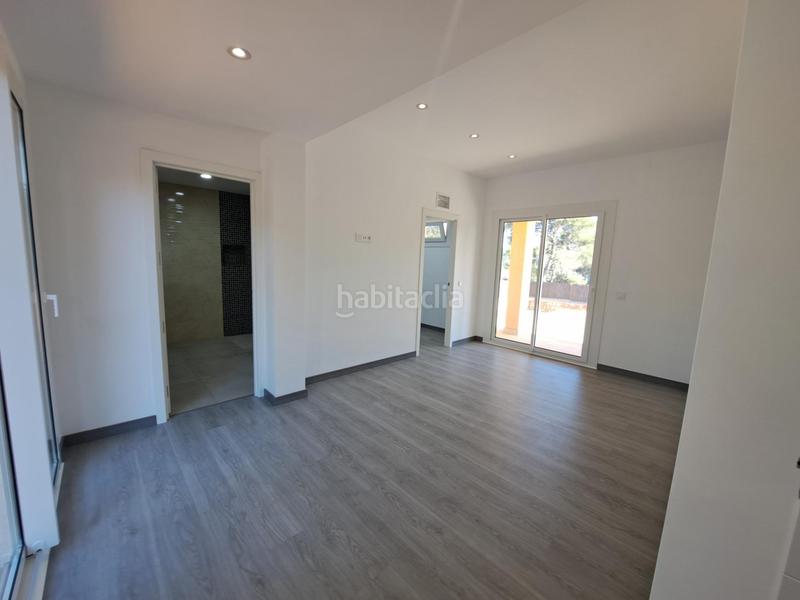 Foto fb6f34ba-f63a-4530-a8af-f3abba0c1de6. Chalet villa unifamiliar con piscina nueva construccion en Llucmajor