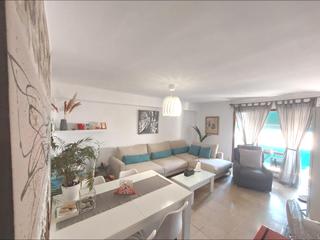 Apartment in Foners. Piso luminoso en buen estado a solo 900 metros del mar  zona fon