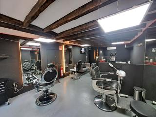Rent Business premise in Sant Jaume. Se traspasa local multifunción peluquería, estética y tatuajes