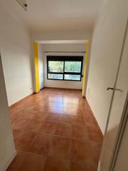 Flat in Bons Aires. Piso de 2 habitaciones en bons aires con terraza