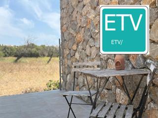 Casale in Campanet. Finca rústica totalmente reformada con licencia turística