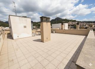 Attique à Andratx. Magnífico ático en andratx con amplia terraza, parking y traster
