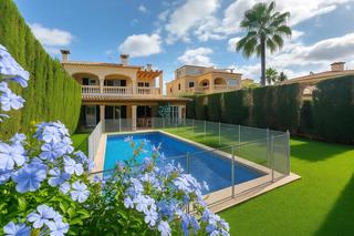Chalet à Maioris-Puig de Ros. Chalet pareado de lujo en puig de ros