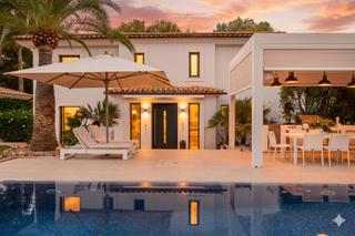 Chalet à Costa de la Calma. Villa ecológica de lujo en santa ponsa  tecnología, elegancia y