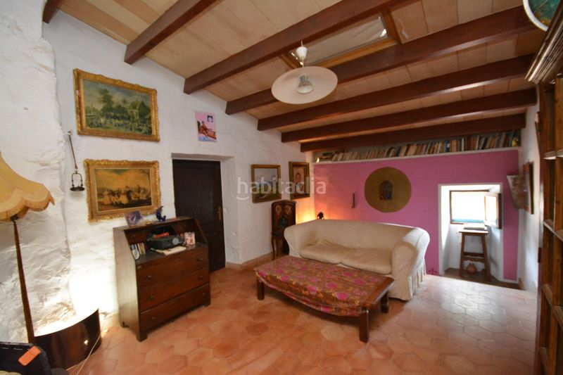 Foto ca1cfa8a-7338-4c56-b454-571b57711b6a. Masia amb aparcament a Campanet