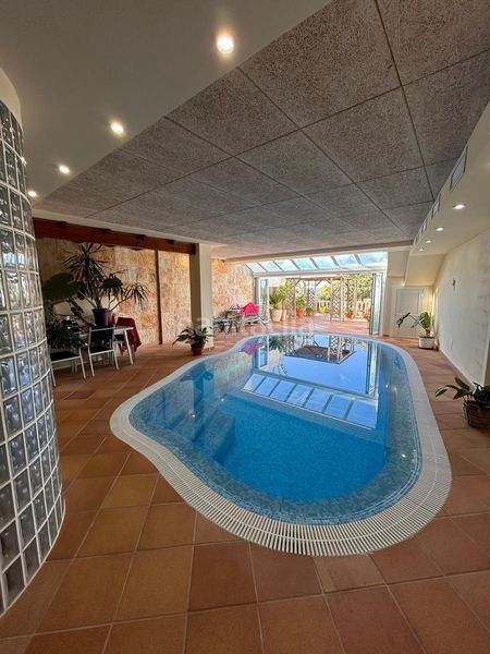 Foto b2c79714-977c-4182-b2d1-f7b593047a57. Casa adossada amb aparcament piscina a Alaior poble Alaior