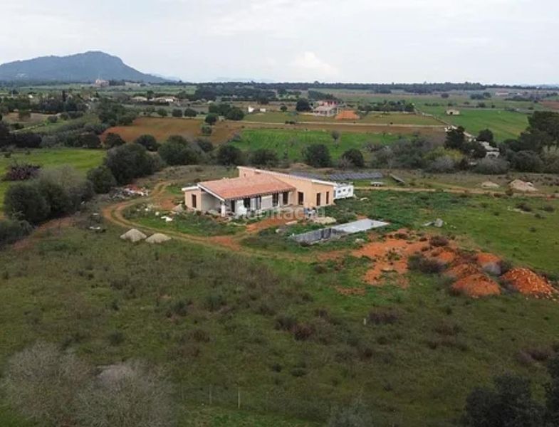 Foto 28f0a096-67a8-49f3-9737-24ee25c973bc. Masia amb aparcament piscina a Zona Periurbana Inca