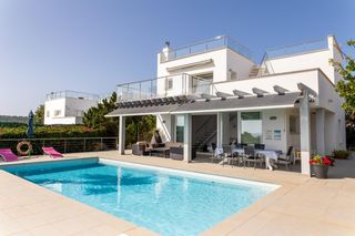 Chalet  Carrer cristòfor colom. Maravilloso chalet con vistas al mar y licencia turística en  la