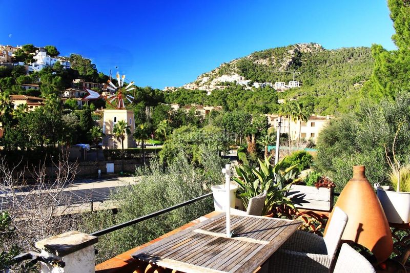 Foto 51bb087b-9243-4bfb-9fee-9dd9f5dcd35c. Casa amb aparcament a port d´Andratx Andratx