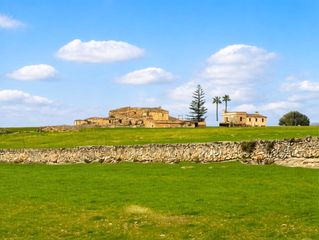 Casa a Manacor Centre. Finca histórica de 46.437 m2  y con una construcción de 973m2 .