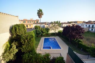 Appartamento in Santa María del Camí. Piso seminuevo con amplia terraza , plaza de parking y trastero