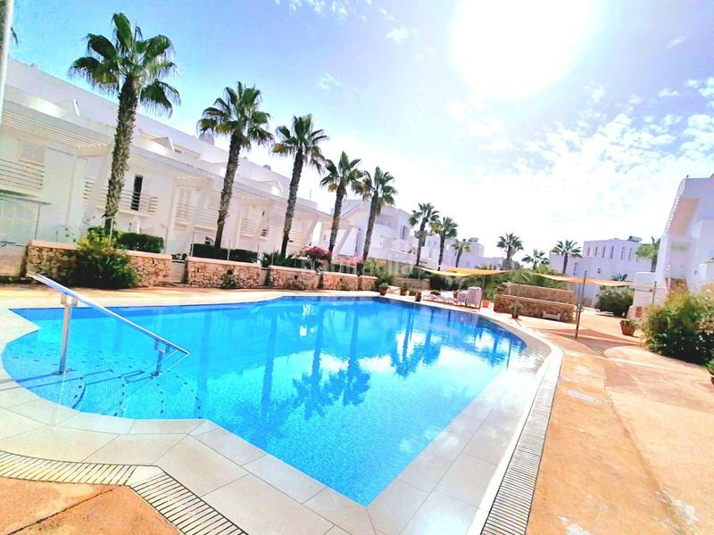 Foto b89731c4-11e5-4fe8-bbf9-54e9c544876b. Planta baixa amb aparcament piscina a Cala d´Or Santanyí