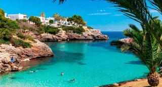 Planta baixa a Cala d´Or. Planta baja con gran patio, terraza y piscina en cala dor  cala