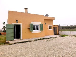 Casa  Camino es bendris. Rustica con casa a sólo 2 km de manacor con luz y agua propia