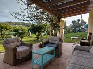 House in Sant Joan. Eficiencia moderna y calma rural en sant joan