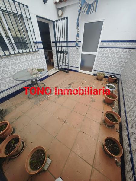 Foto b7e0be92-a3e3-4191-a350-8d892109c3f2. Casa adossada amb aparcament a Écija