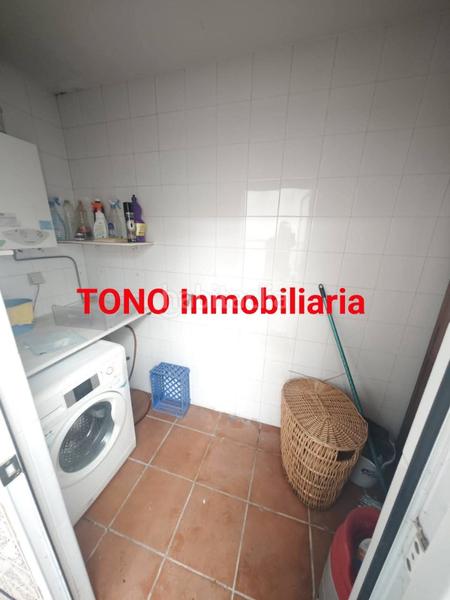 Foto e9b432bc-0b15-4e0c-a3e3-15494e2178e3. Casa adossada amb aparcament a Écija