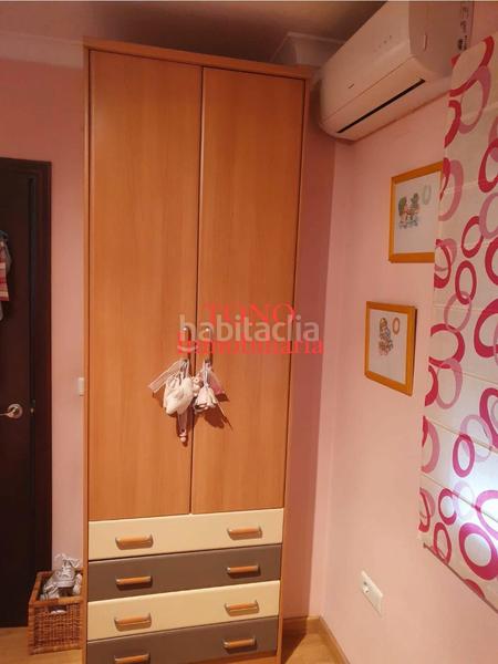 Foto 4a9f38c3-1f42-4998-81b2-0d3fdae73072. Casa adossada amb aparcament a Écija