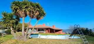 Maison à Camí de valldeix 64. Espectacular casa en una sola planta, con piscina, gran jardín y