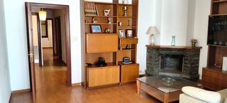 Haus in Carrer sant pelegrí 30. Casa de cuerpo en el centro de mataró con gran parking y posibil
