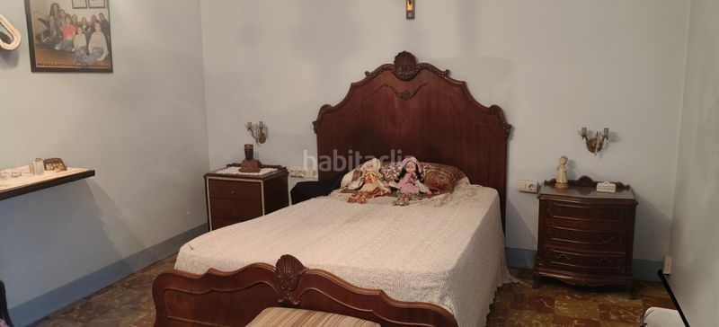 Foto 4b2a4c55-9129-4c02-a844-519df0395325. Masia amb xemeneia aparcament a Roca del Vallès (La)