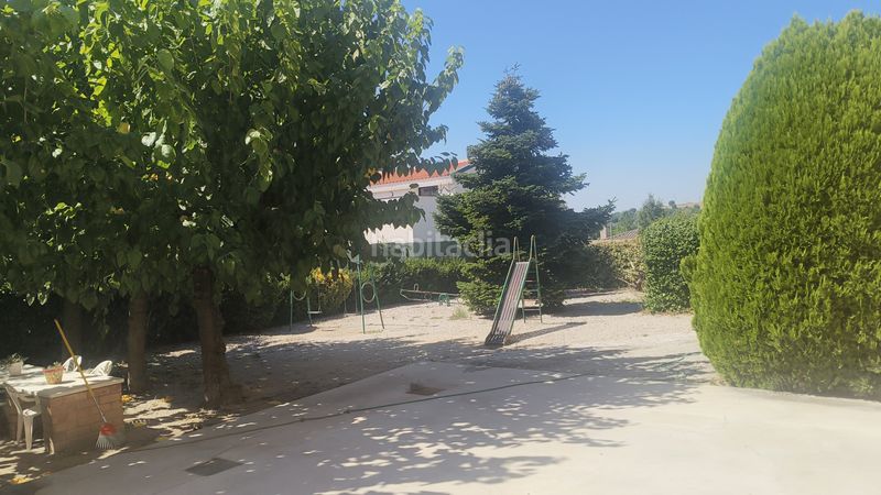 Foto 7b7a6ada-470e-4b3e-b44b-8e7f59b38ca7. Masia amb xemeneia aparcament a Roca del Vallès (La)