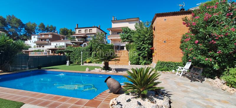 Foto 099eafff-e9e4-4c6e-bd0b-36d1402404bc. Chalet con camino riscaldamento parcheggio in Abrera