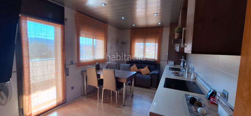 Foto 509e286c-2a29-4bbb-a96d-df3e65524416. Chalet con camino riscaldamento parcheggio in Abrera