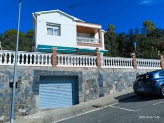 Xalet a Olesa de Montserrat. Casa en el pueblo de olesa de montserrat a 4 vientos.