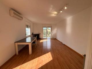 Chalet in Abrera. Casa para entrar a vivir a 4 vientos en abrera can villalba.