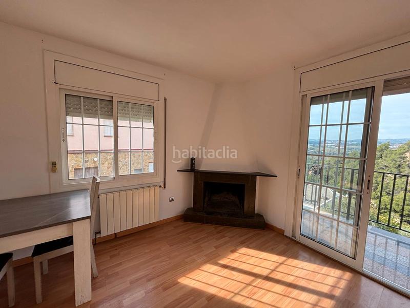 Foto 662a580b-9af7-4520-9b8b-1117fda15949. Chalet mit kamin heizung parking in Abrera