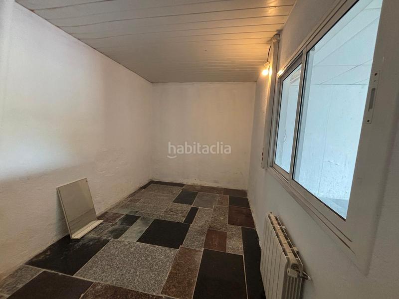 Foto f4ff8c6c-fe68-41cf-ba58-95b2d66f8bf1. Chalet mit kamin heizung parking in Abrera