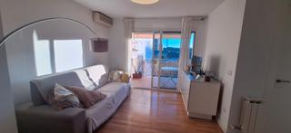 Piso en Nucli Urbà. Impecable piso con parking y trastero.