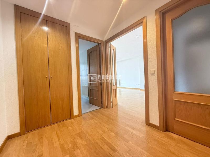 Foto 08351b31-bb5b-47dd-a768-d9613bf8e318. Flat with heating pool in Villalba Estación Collado Villalba