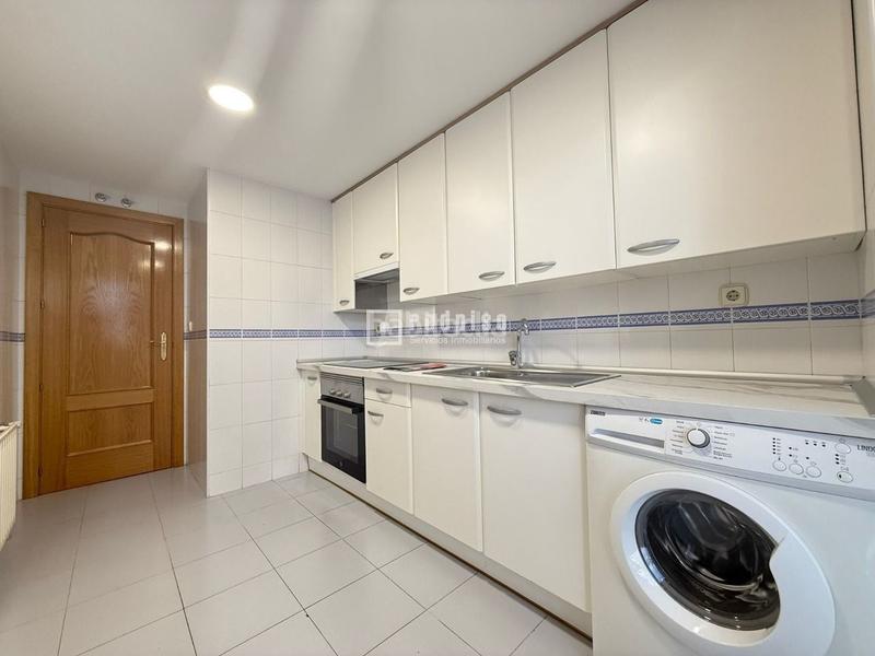 Foto 328ef072-b0ac-477e-b3fa-bf2143721933. Flat with heating pool in Villalba Estación Collado Villalba