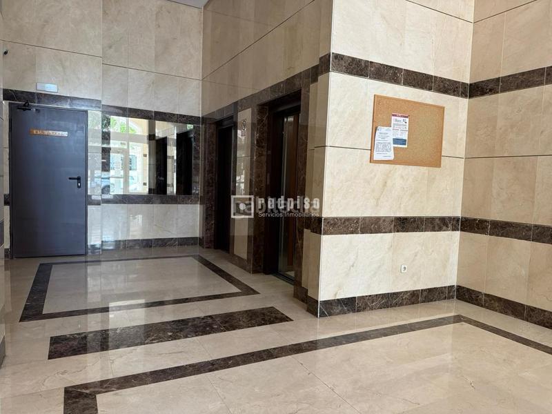 Foto c45d8f4d-d3ca-42c1-a10b-347bc87c9813. Flat with heating pool in Villalba Estación Collado Villalba