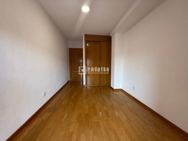 Foto de0dd061-30ba-43aa-a778-31c883339563. Flat with heating pool in Villalba Estación Collado Villalba