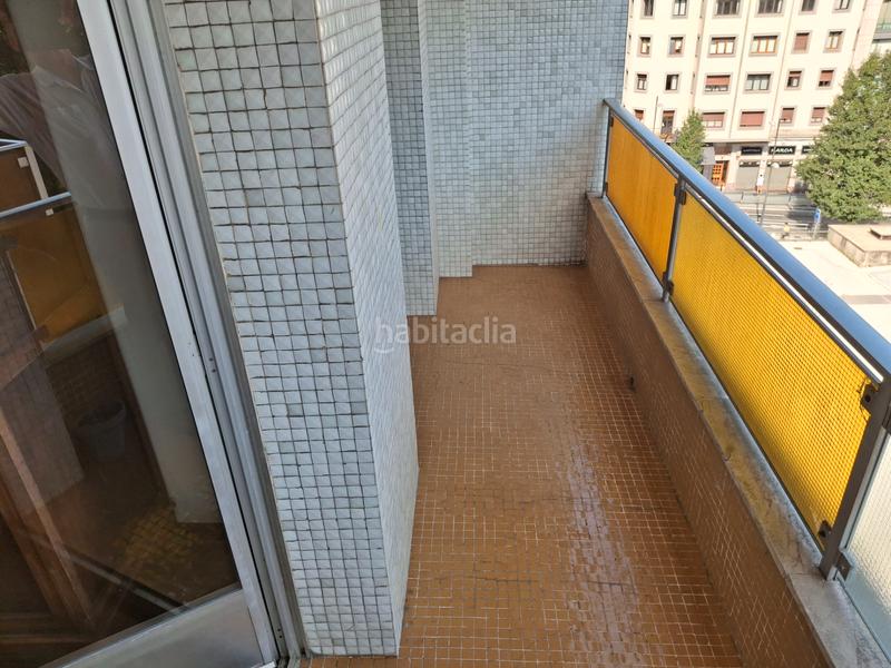 Foto a9859878-bd85-44ab-9b18-ac7df697f3e7. Piso en beraqueta kalea 17 piso céntrico de 86 m2 con balcón corrido en Irun