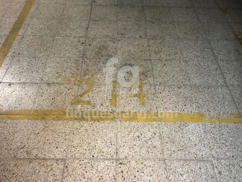 Foto 48bcaa4f-9b07-4a98-ade8-ae49c6547b6a. Aparcament cotxe a La Bordeta Barcelona