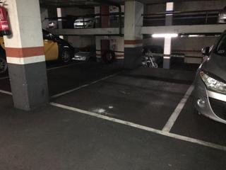 Rent Car parking  Violante de hungria