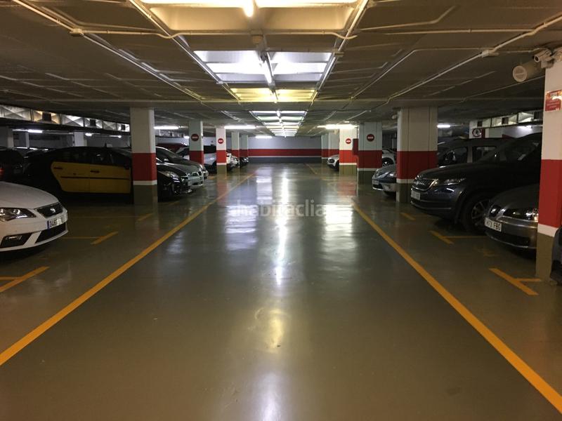 Foto 0d6a77f4-9a8b-48c0-881d-f54cf4532f80. Parking coche en Collblanc Hospitalet de Llobregat (L´)