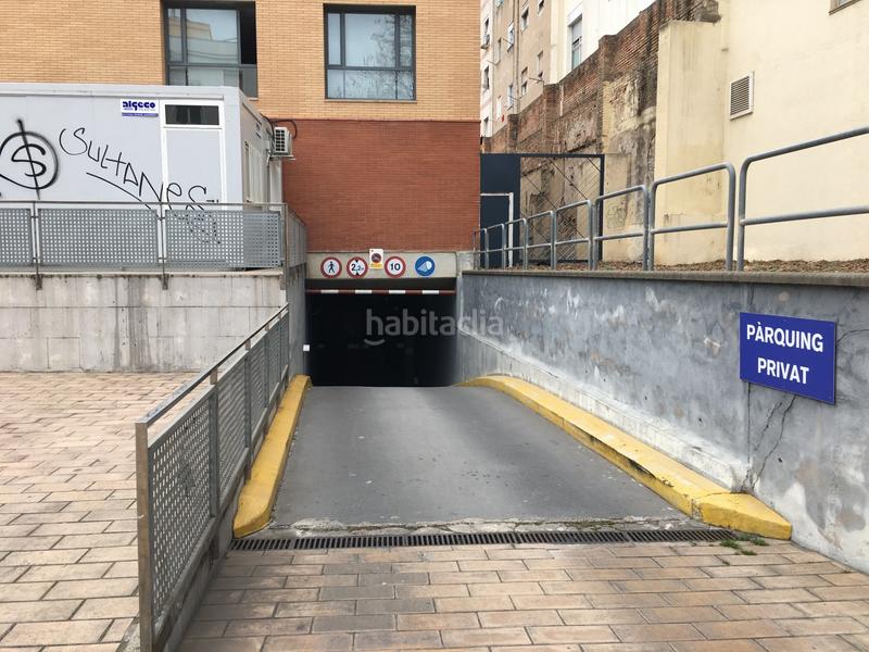 Foto 4859f0f0-22d9-4d0d-a211-ffda2f20e2ac. Parking coche en Collblanc Hospitalet de Llobregat (L´)