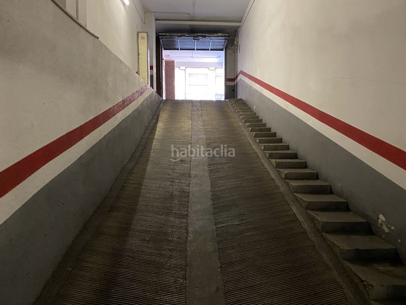 Foto c2a9f04c-0af9-465d-9c97-372b08a19f4b. Aparcament cotxe a La Bordeta Barcelona