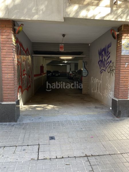 Foto 0943d800-c1e8-441c-aa92-0bc165651983. Aparcament cotxe a La Bordeta Barcelona