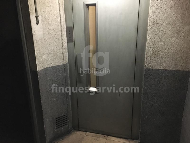 Foto e6bbd3e8-918d-4952-b06b-b785f953c120. Parking voiture dans La Torrassa Hospitalet de Llobregat (L´)