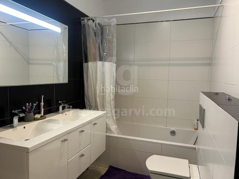 Foto 689d6066-0a33-4188-9d34-46a1786d71d6. Casa adossada amb calefacció aparcament a Centrevila Vilanova i la Geltrú