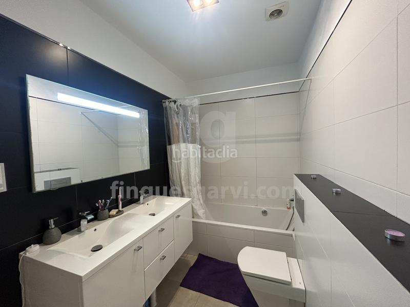 Foto a9f7e444-f42c-4ab1-b7d6-c4e2e4151b24. Maison jumelée avec chauffage parking dans Centrevila Vilanova i la Geltrú