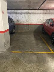 Car parking in Poblet