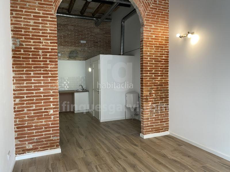 Foto 7f5605cc-a3f3-46f0-84f3-744dfc3e3a88. Rent business premise in Sant Ramon - Maternitat Barcelona